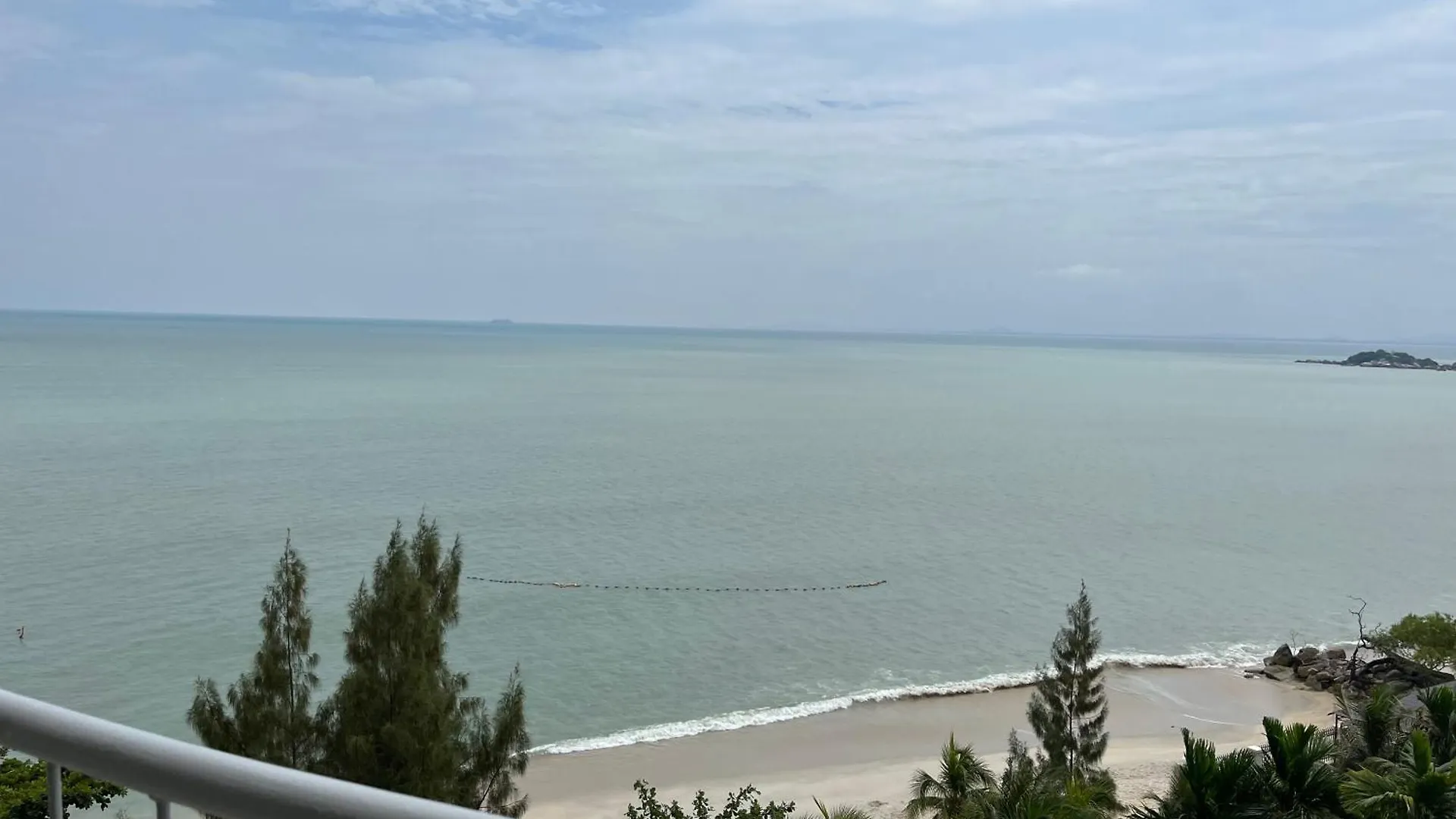 リゾート Paradise By The Sea In Penang By Veron At Rainbow Paradise タンジュンブンガ マレーシア