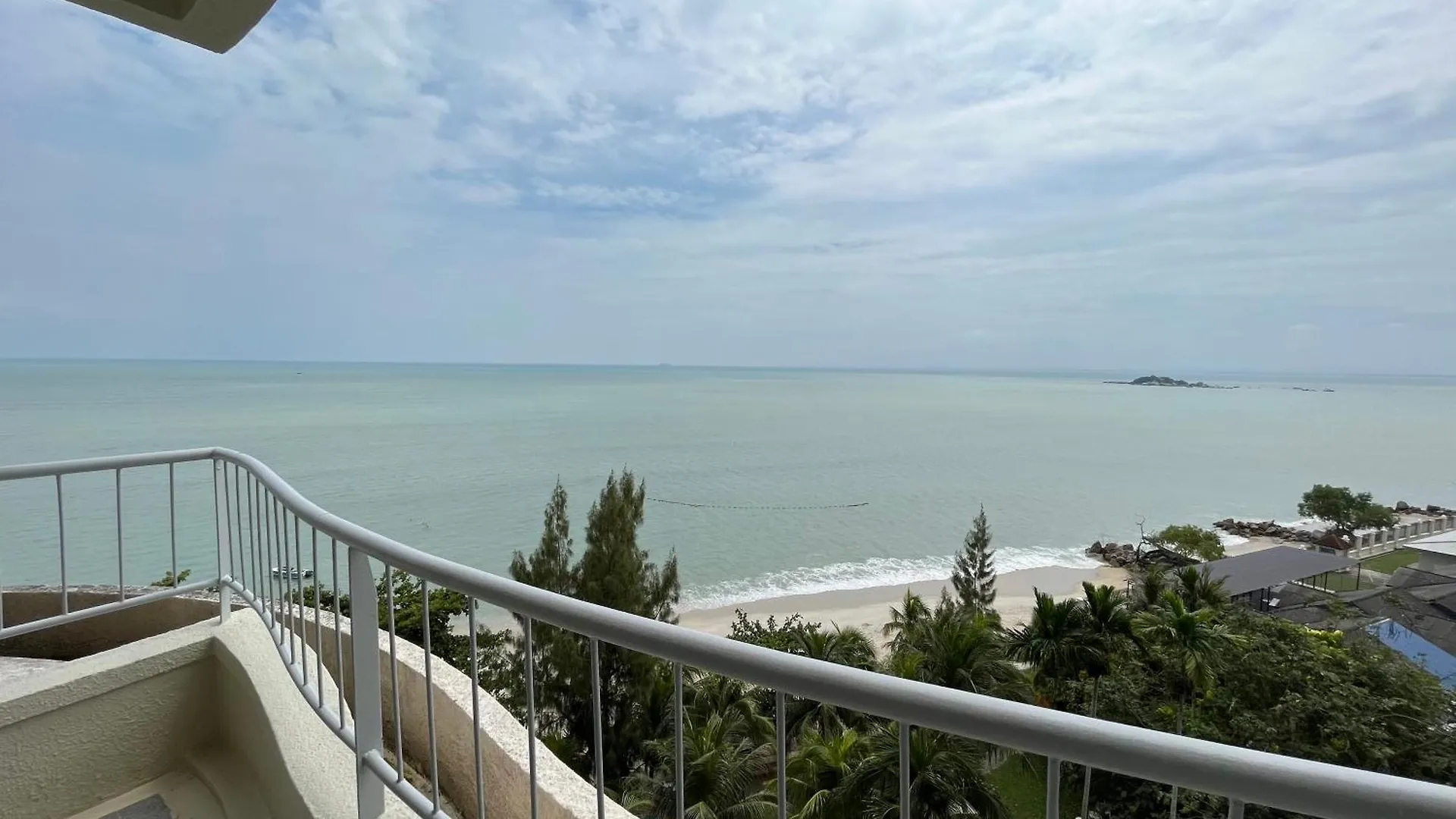 リゾート Paradise By The Sea In Penang By Veron At Rainbow Paradise タンジュンブンガ